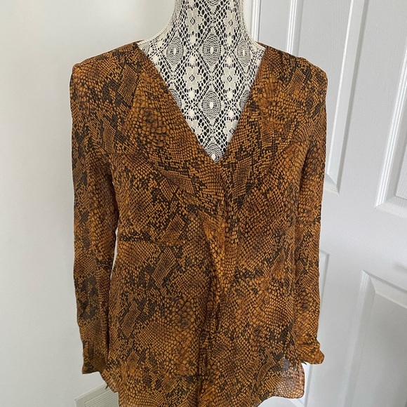 Babaton Brown Snake Print Blouse - Picture 4 of 7